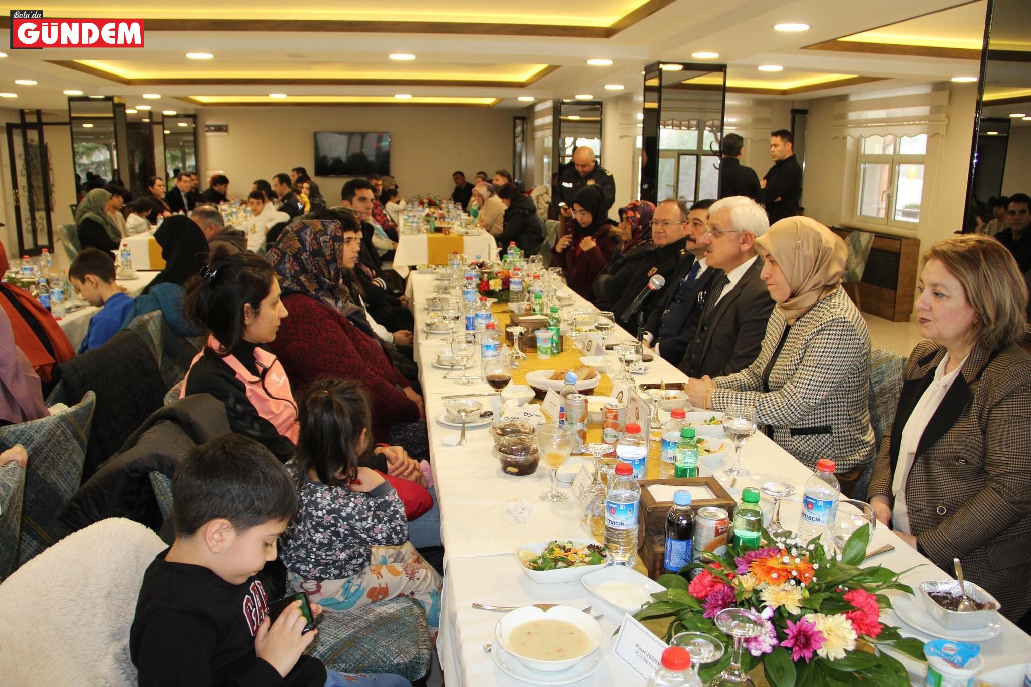 Depremzedeleri polis aileleri ağırlandı