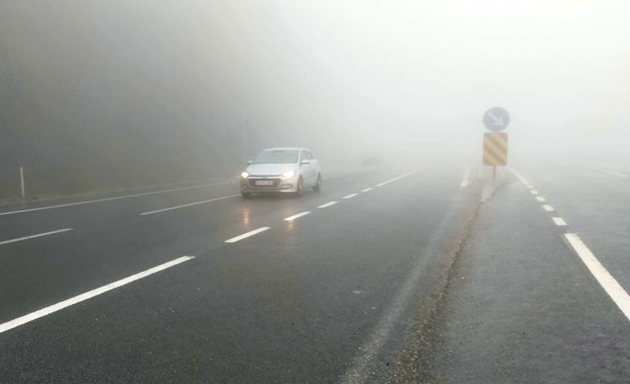 Bolu Dağı'nda sis görüş mesafesini düşürdü (2)