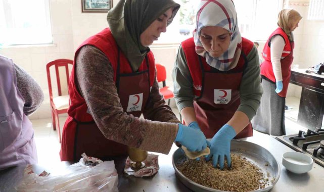 Depremzede kadınlar mutfağa girdi, ortaya çeşit çeşit lezzetler çıktı 2