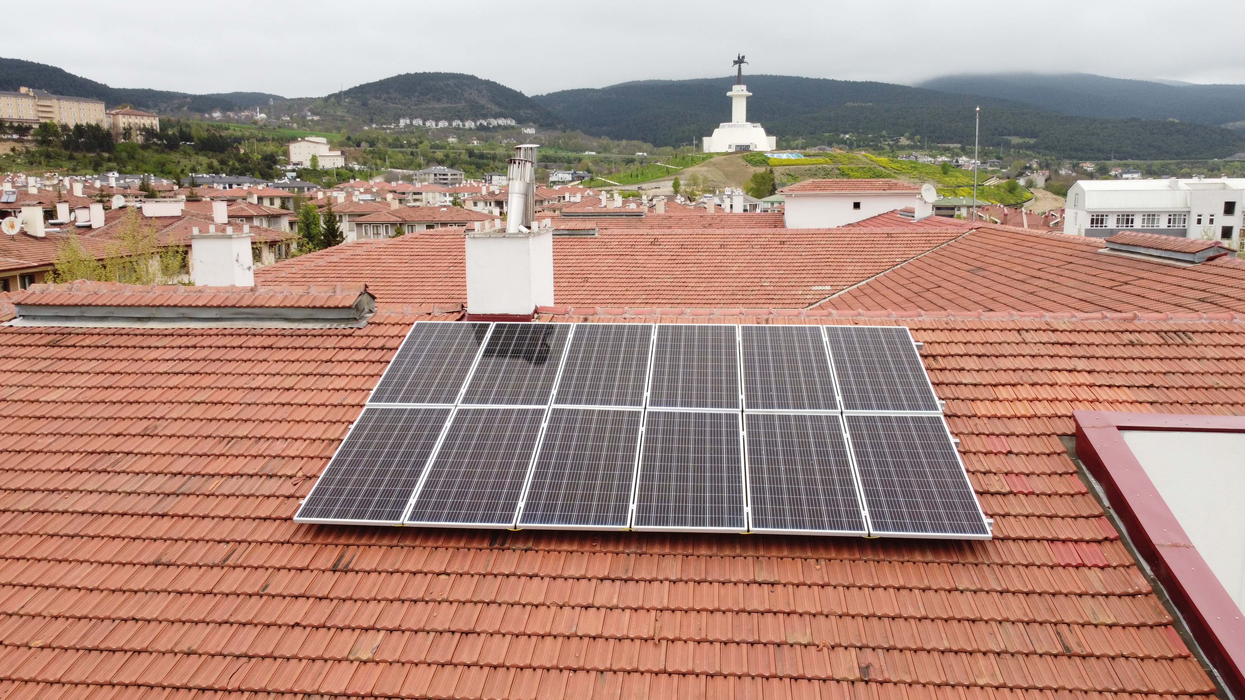 Bolu'da 9 okul güneş enerjisi sistemiyle elektrik üretiyor (3)