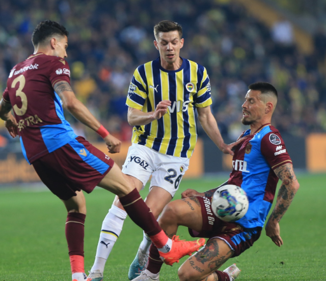 Fenerbahçe, Trabzonspor'u 3-1'lik skorla mağlup etti5