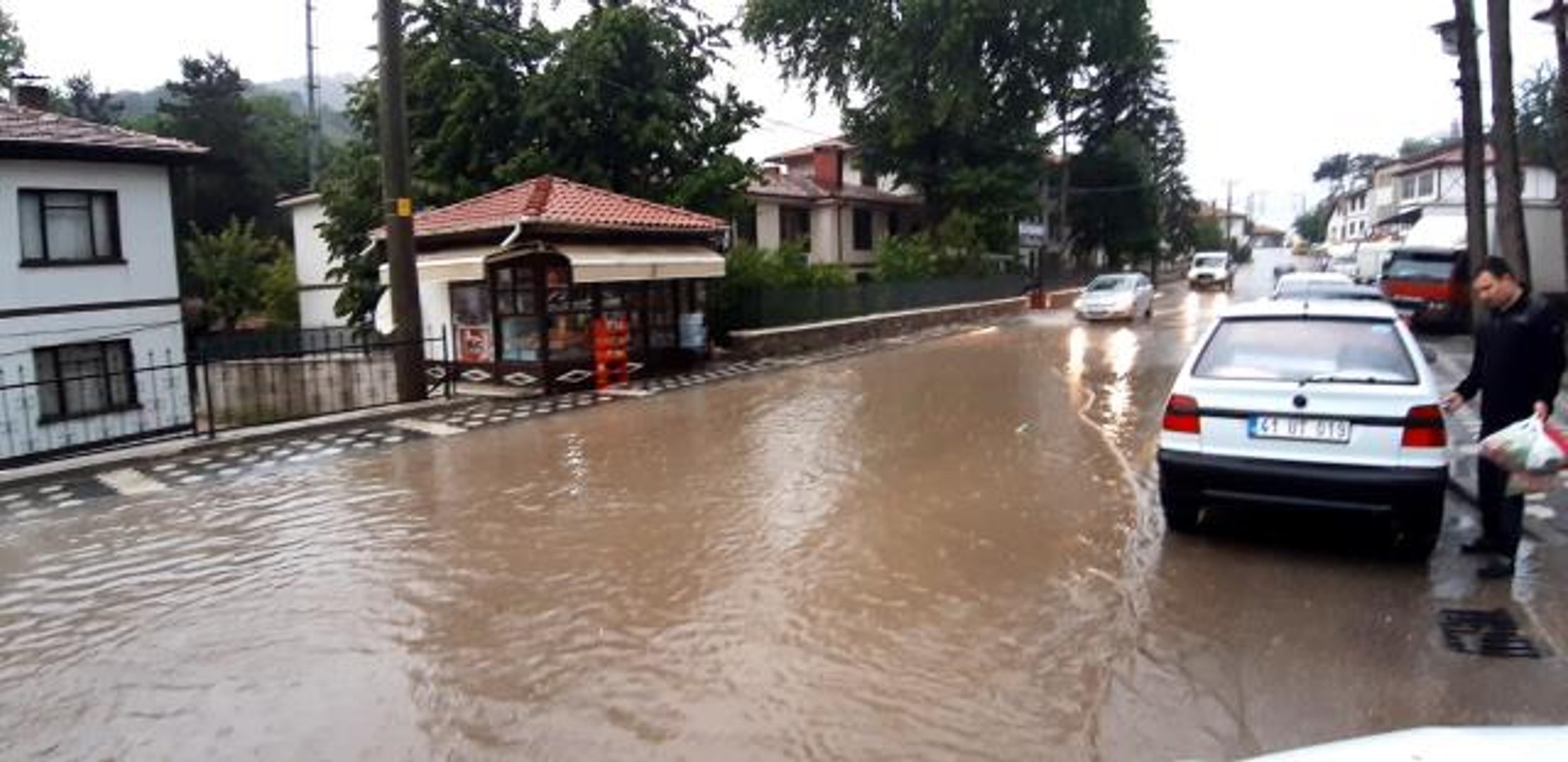 Mudurnu'da sağanak hayatı olumsuz etkiledi-1