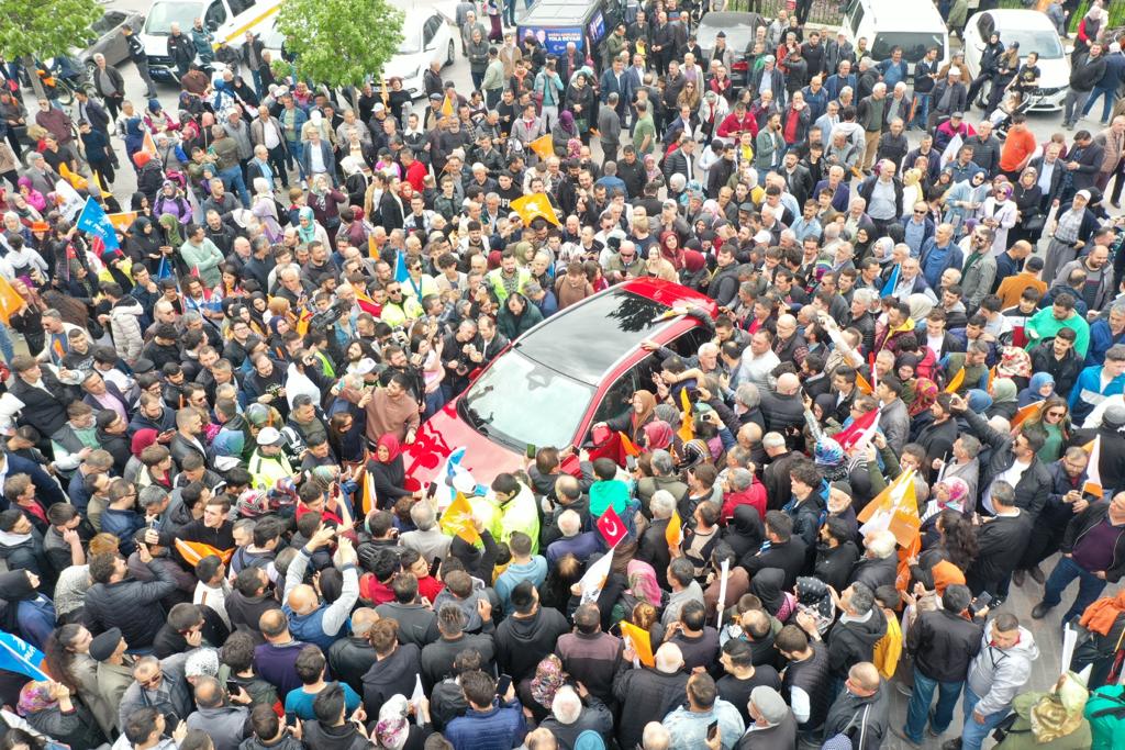 Vatandaş TOGG’u görmek için birbirini ezdi. Bolu’da TOGG izdihamı! 3