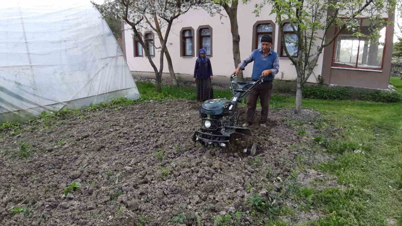 Yarım asırlık aşıklar iki serada hayatlarını sürdürüyor3