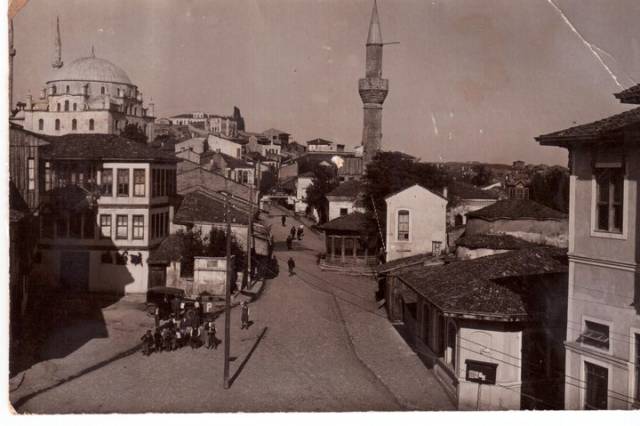 Çarşıbaşı Çeşmesi, Saraçhane Camii, Orta Hamam