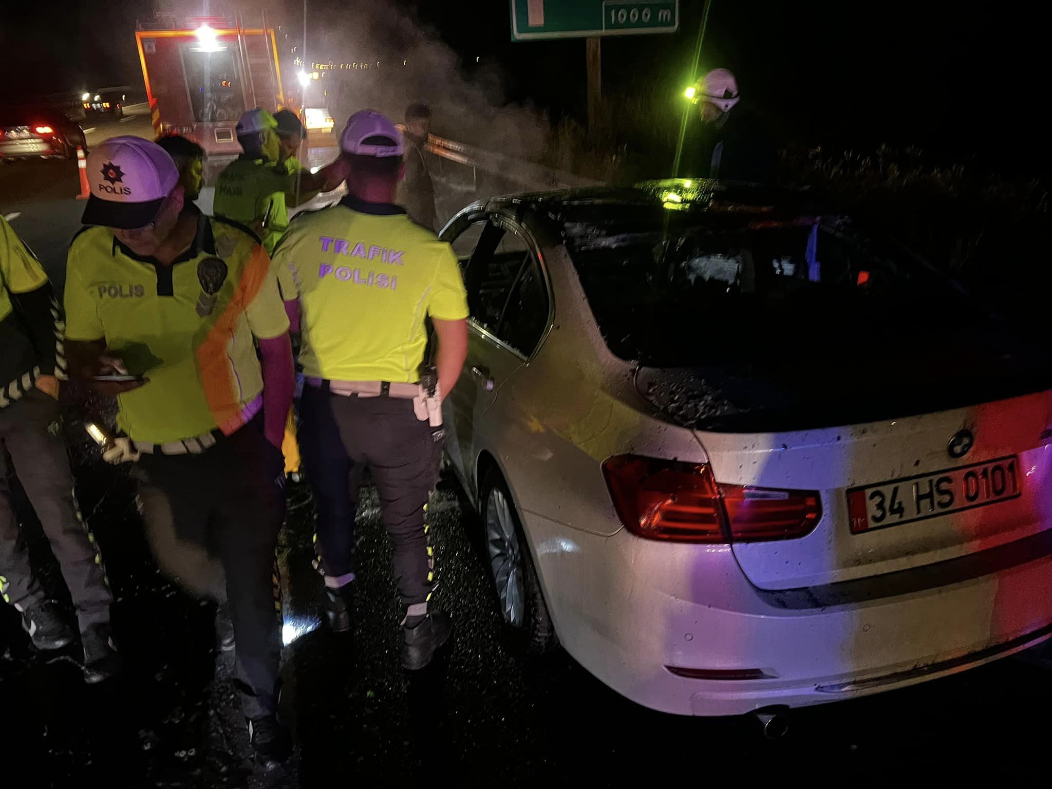 Dörtdivan’da araç yangını! Motor bölümü tamamen yandı (12)