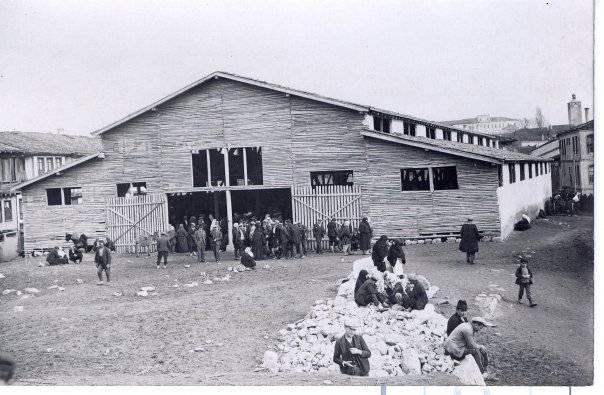 Fırka tepesi eski hal pazarı 1930'lardan bir kare