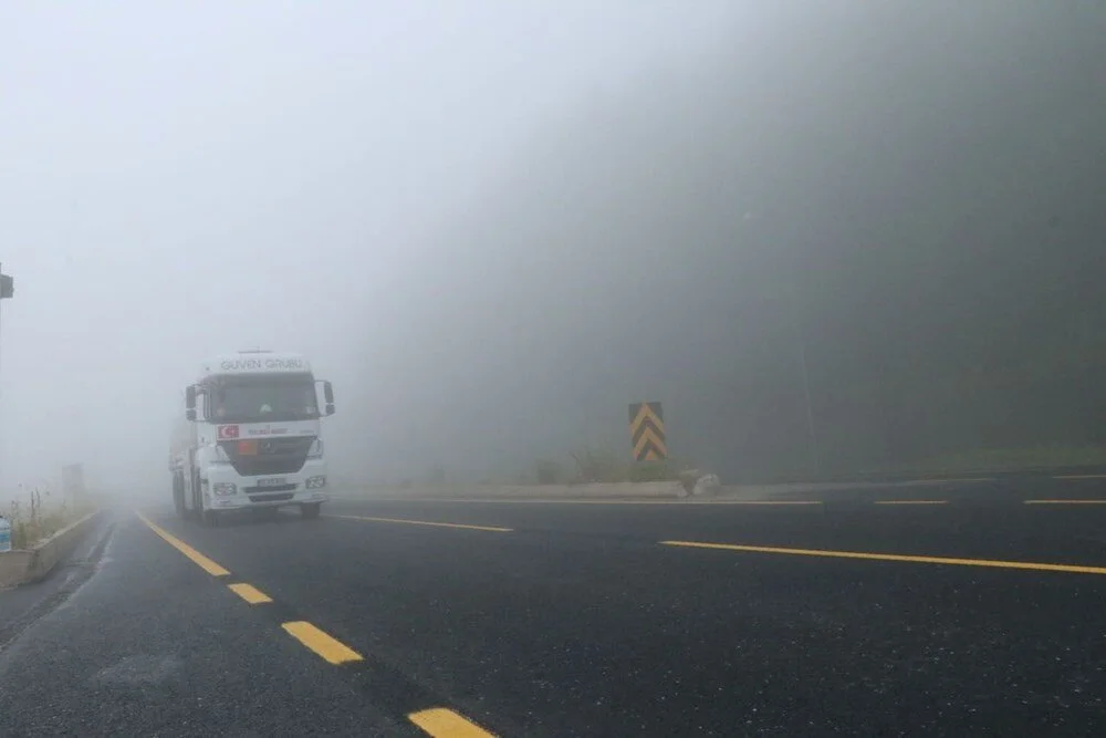 Bolu Dağı’nda sis nedeniyle Görüş mesafesi 30 metreye düştü