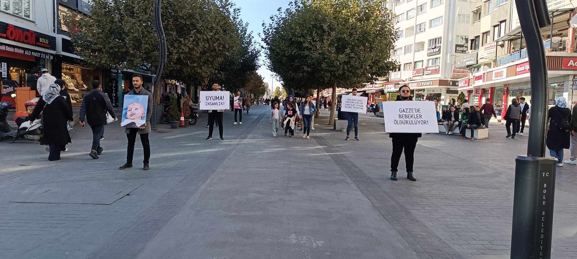 Bolu İzzet Baysal Üniversitesi öğrencilerinden İsrail’e sessiz eylem 2