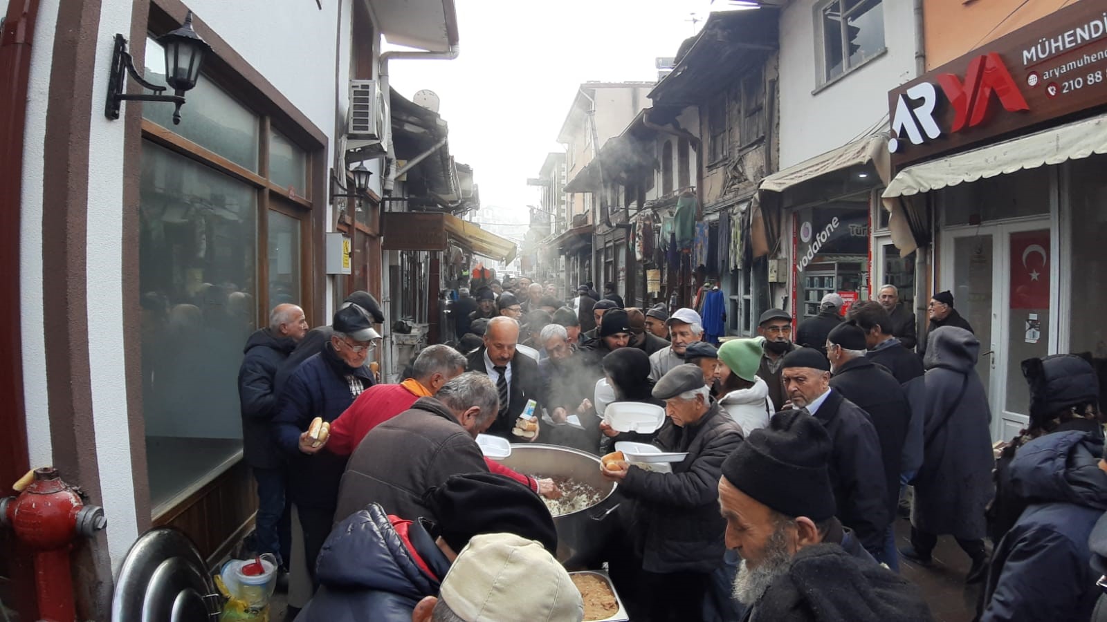 7 asırlık geleneği yağmurlu havaya rağmen sürdürdüler (6)