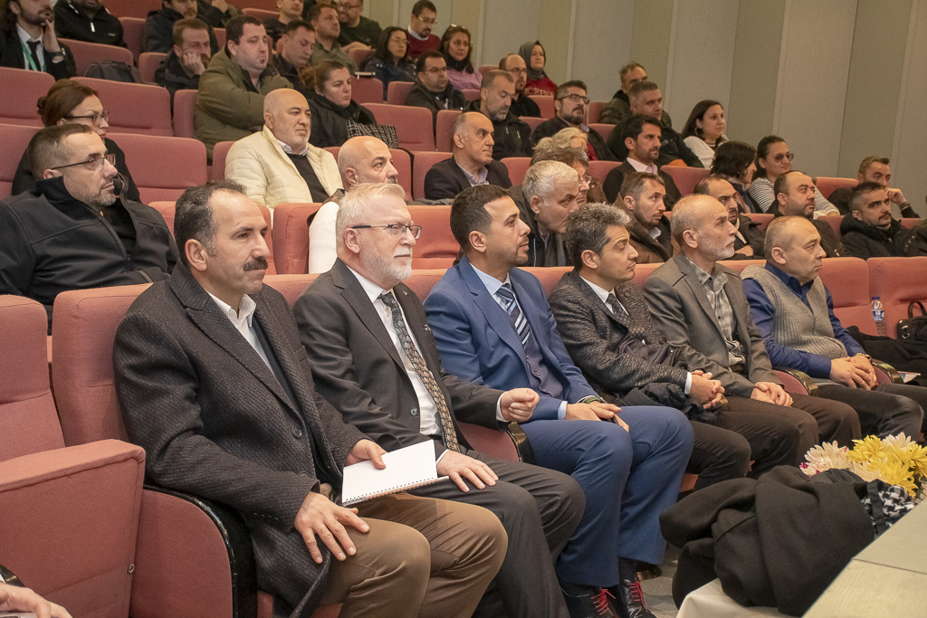 Bolu Abant İzzet Baysal Üniversitesi (BAİBÜ) Kalite Koordinatörlüğü ve Personel Daire Başkanlığının iş birliği ile düzenlenen “Kalite Yönetim Sistemi Eğitimi” Kültür Merkezi Pembe Salonda başladı.-2