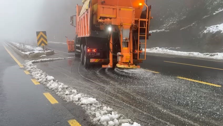 Bolu Dağı’nda haraketli saatler! Ekipler alarma geçti (1)