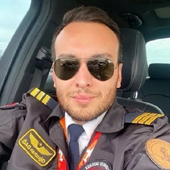 Düzceli pilot Oğuzhan Dağ son yolculuğuna uğurlandı-2