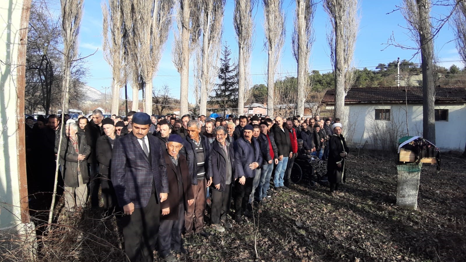 Feci kazada can veren kadın, gözyaşlarıyla toprağa verildi (2)