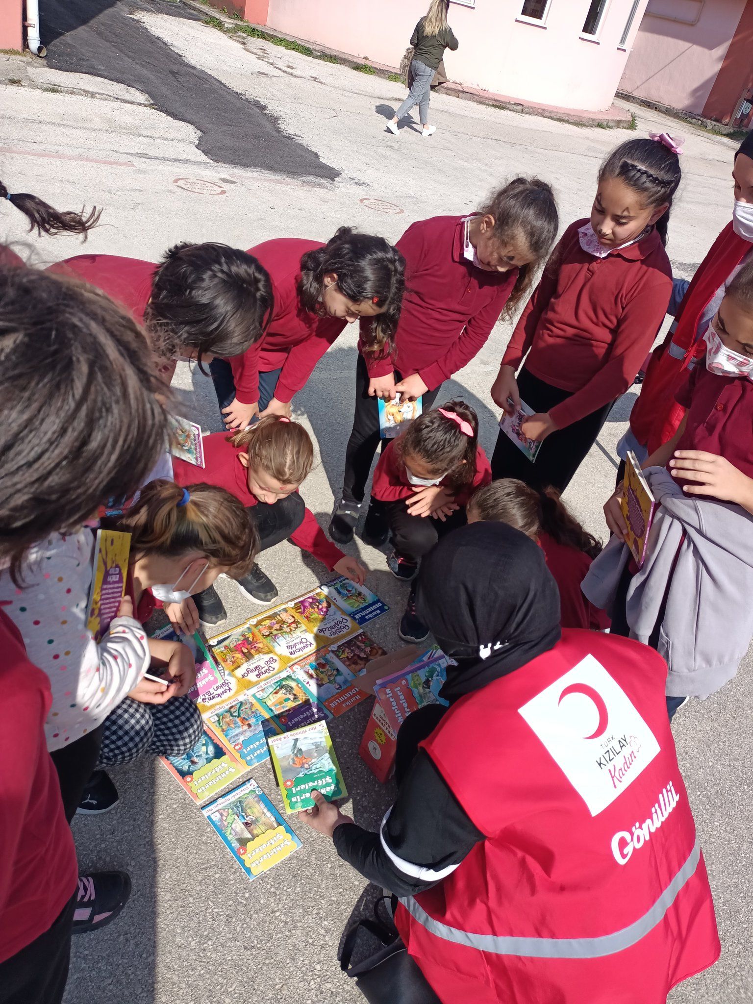 Kızılay Kadın Gönüllüleri Bolu’da da acıya  merhem mutluluğa ortak oldu (11)