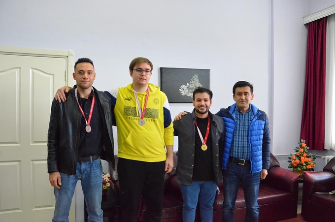 Yurtlar arası satranç turnuvası şampiyonları ödüllerini aldı-1