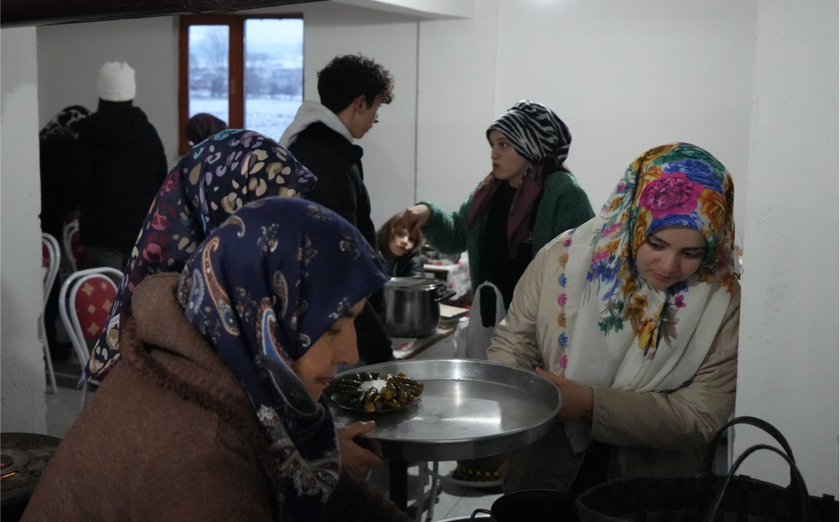 Asırlardır Süren Gelenek Regaip Kandil’inde Tüm Yemekler Camiye Getiriliyor-2