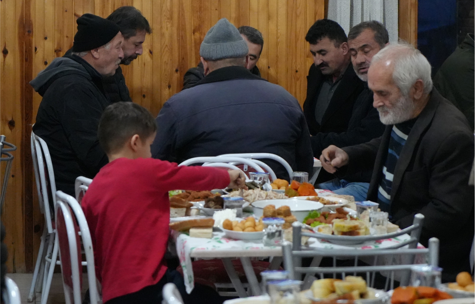 Asırlardır Süren Gelenek Regaip Kandil’inde Tüm Yemekler Camiye Getiriliyor-3