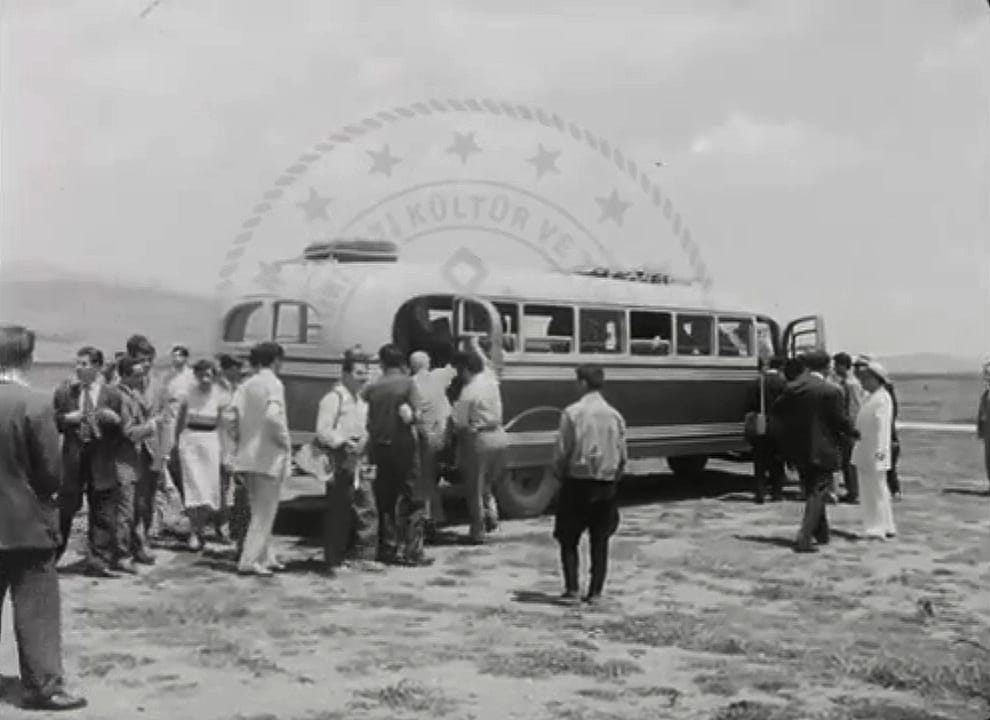 Bolu'da hava alanı olduğunu biliyor muydunuz İşte 1953 yılında yapılan Bolu hava alanı.. (7)