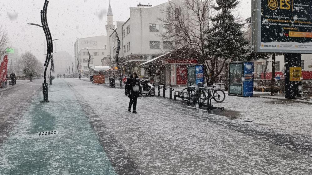 Bolu'da Lapa Lapa Kar Yağıyor2