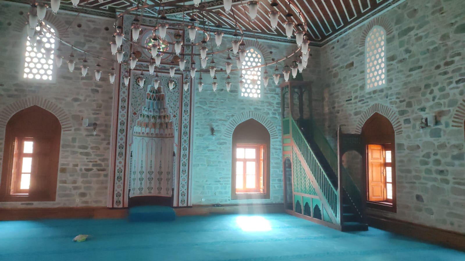 Kanuni Sultan Süleyman Camii'nde Tarihi An 7 Yıl Sonra İlk Cuma Namazı.jpg3