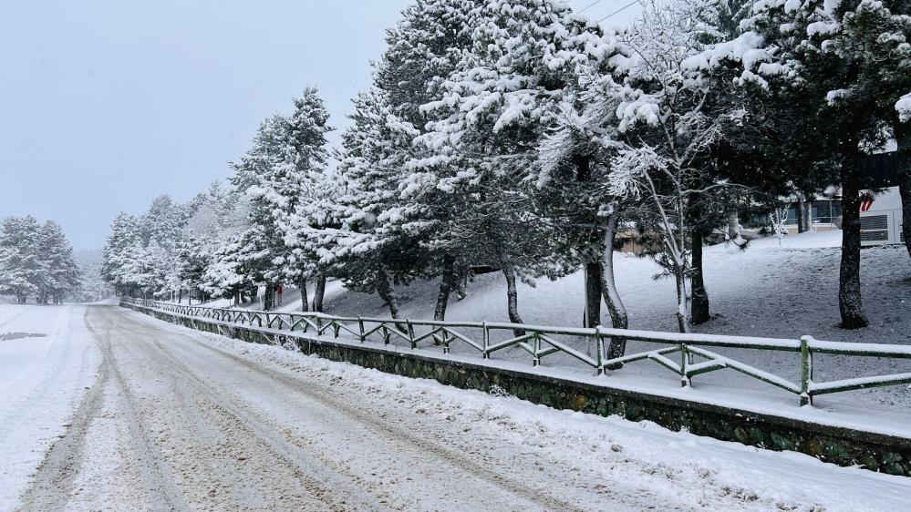 Kartalkaya'da Kar Kalınlığı 1 Metreye Ulaştı3