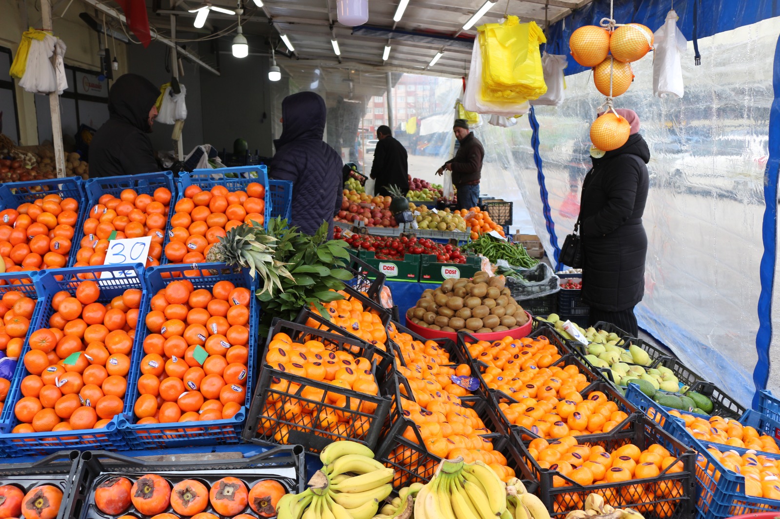 Vatandaşa Hizmet Için Buz Gibi Havada Soba Kurup Satış Yaptılar (2)