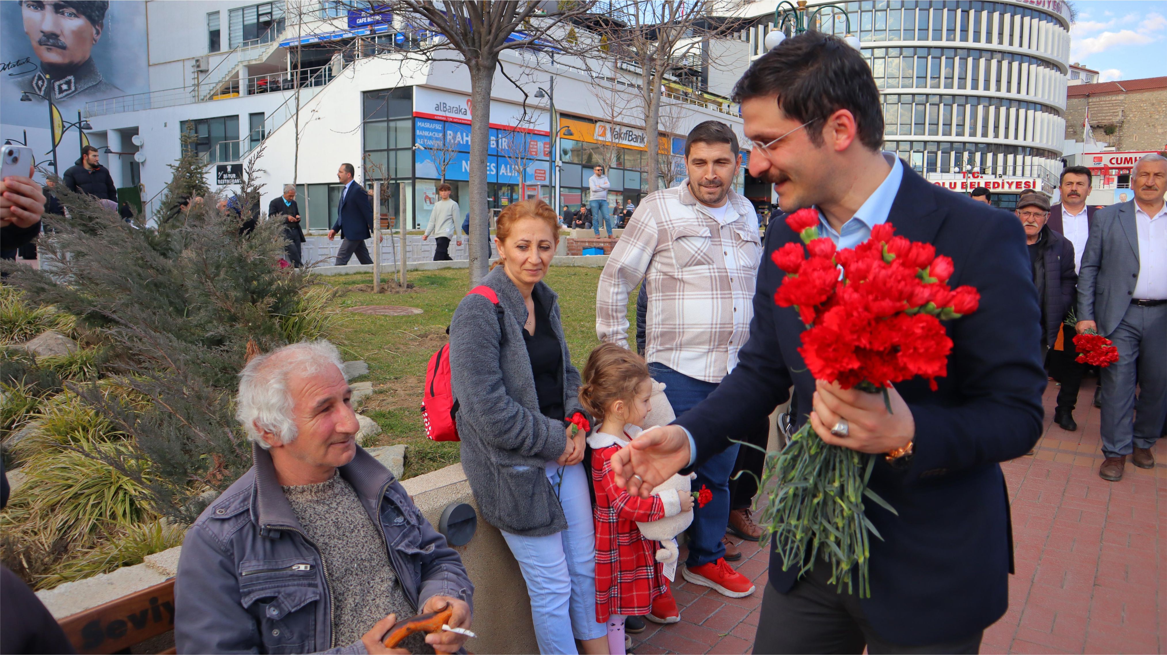 Ak Parti Ellerinde Karanfille Tam Kadro Sahada Kalp Kırmak İçin Değil, Gönül İnşa Etmek İçin Sahada-5