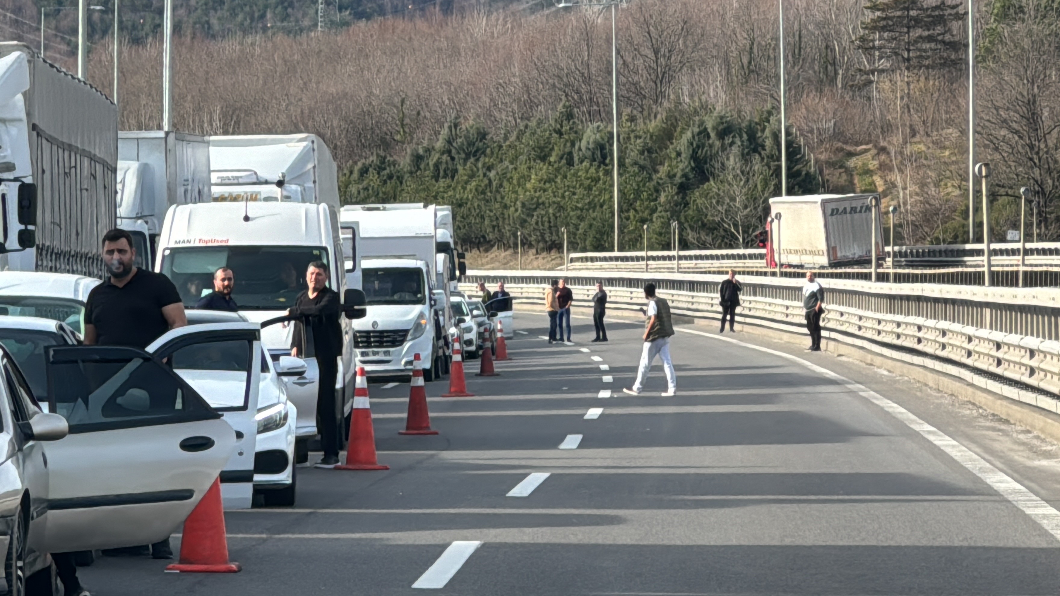 Anadolu Otoyolunda Ilginç Olay! Dorse Kupadan Çıktı (6)