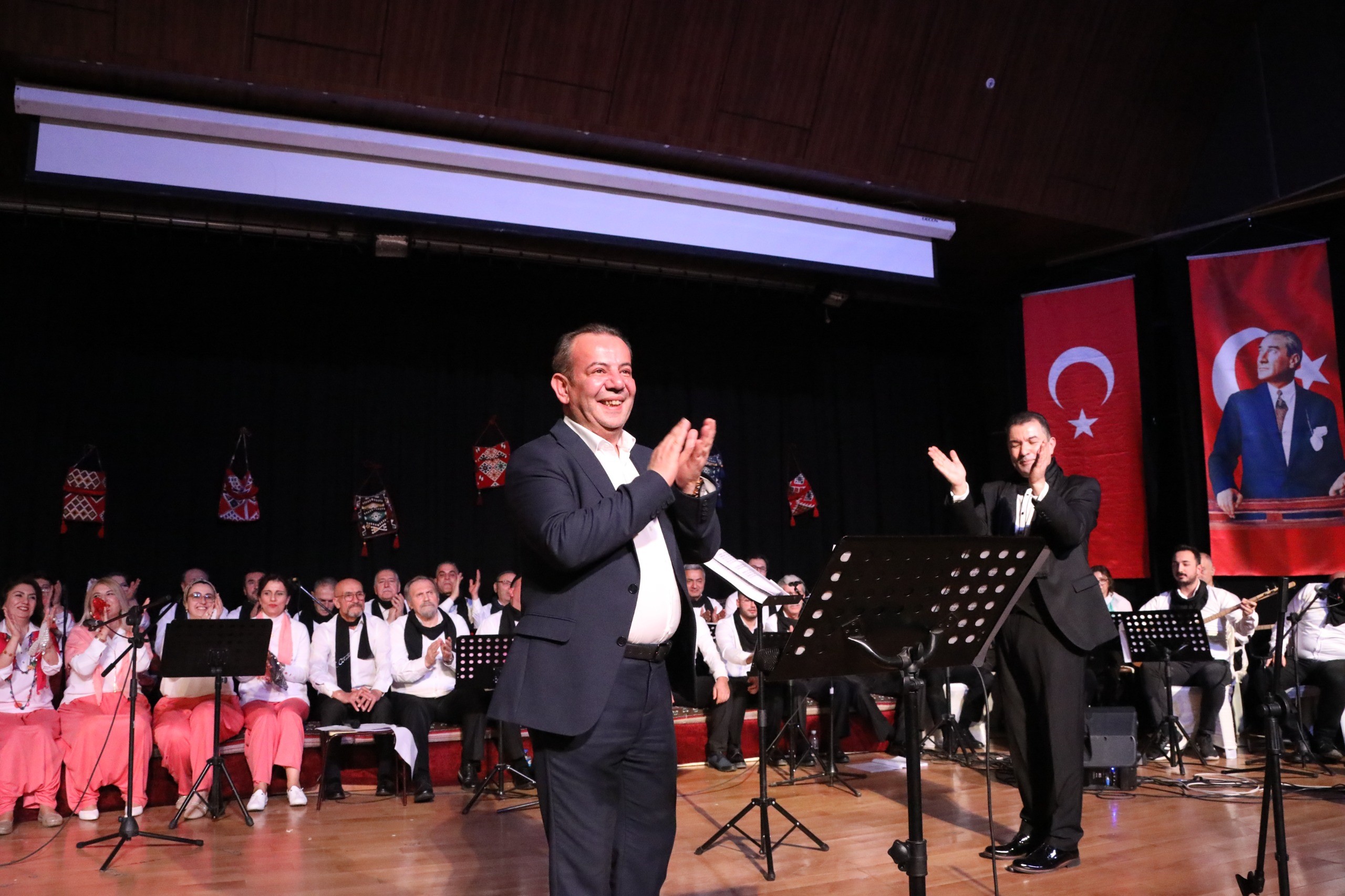 Bolu Belediyesi Köroğlu Türk Halk Müziği Sanatseverleri Büyüledi (5)