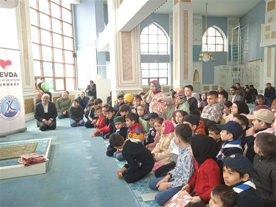 Çocuklar, Bilal I Habeşi Camii'nde Ödül Töreninde Buluştu (2)