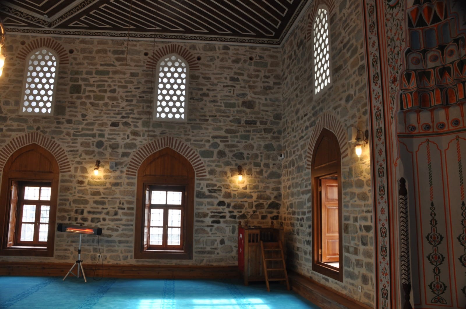 Geçen Hafta Açılan Cami Yeniden Kapandı Cuma Namazına Gelenler Geri Döndü (5)