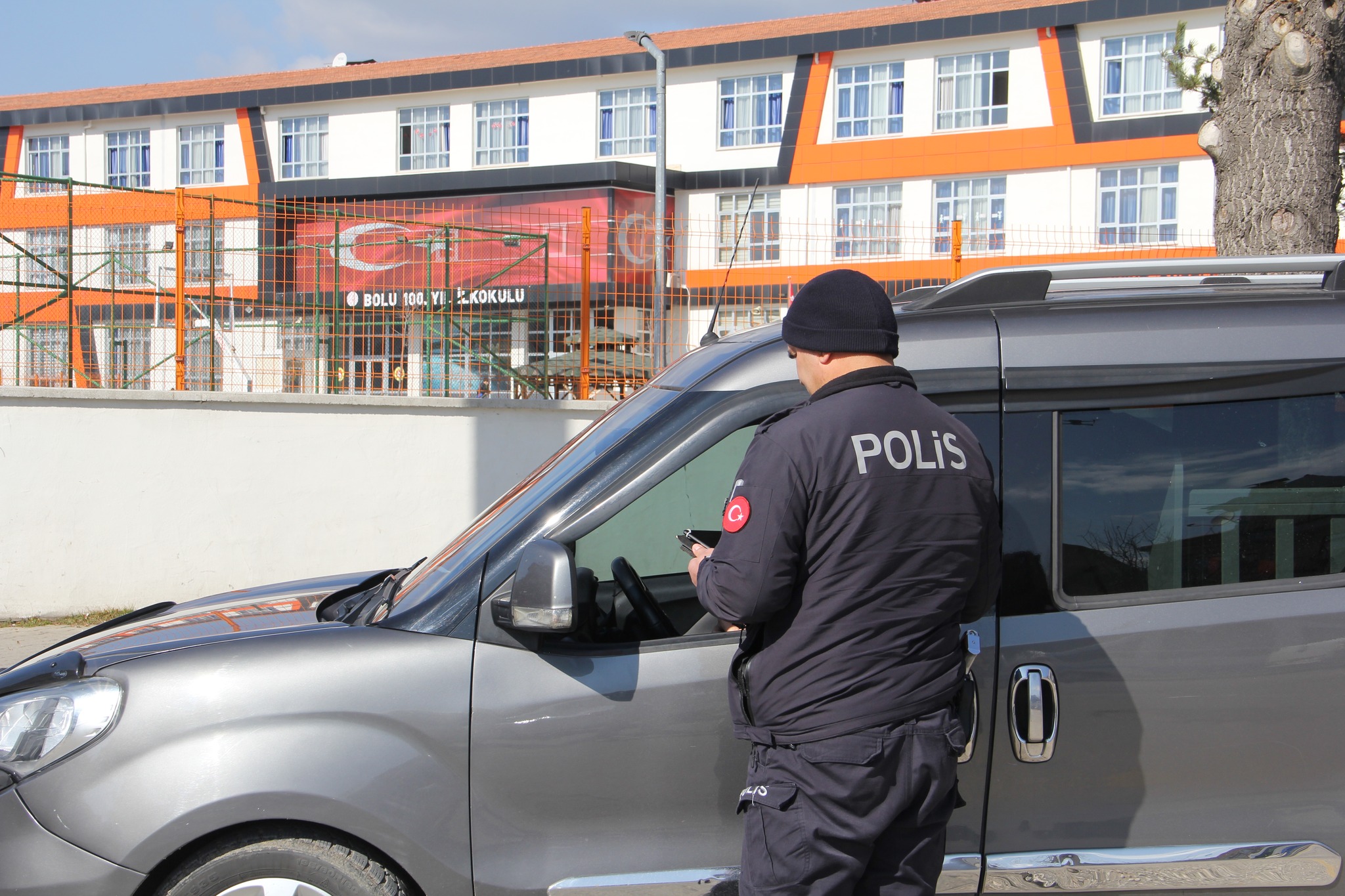 ​​​​​​​Güvenli Eğitim İçin Polis Denetimde (1)