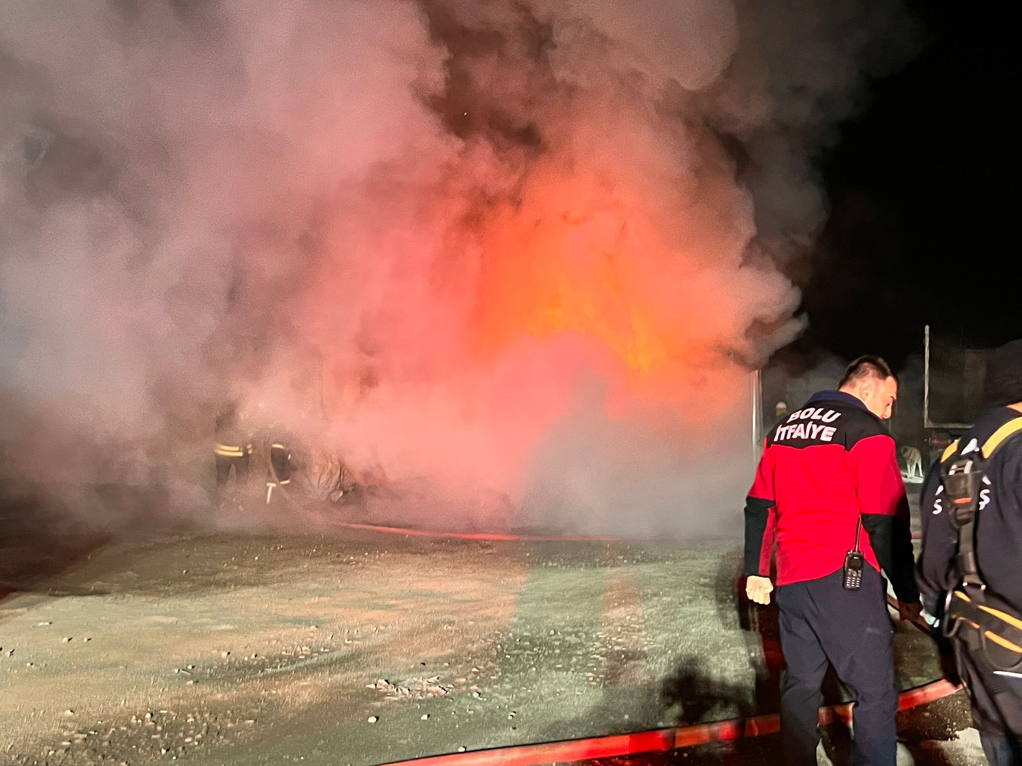 Hurdalıkta Çıkan Yangın 2 Katlı Binayı Küle Çevirdi (5)