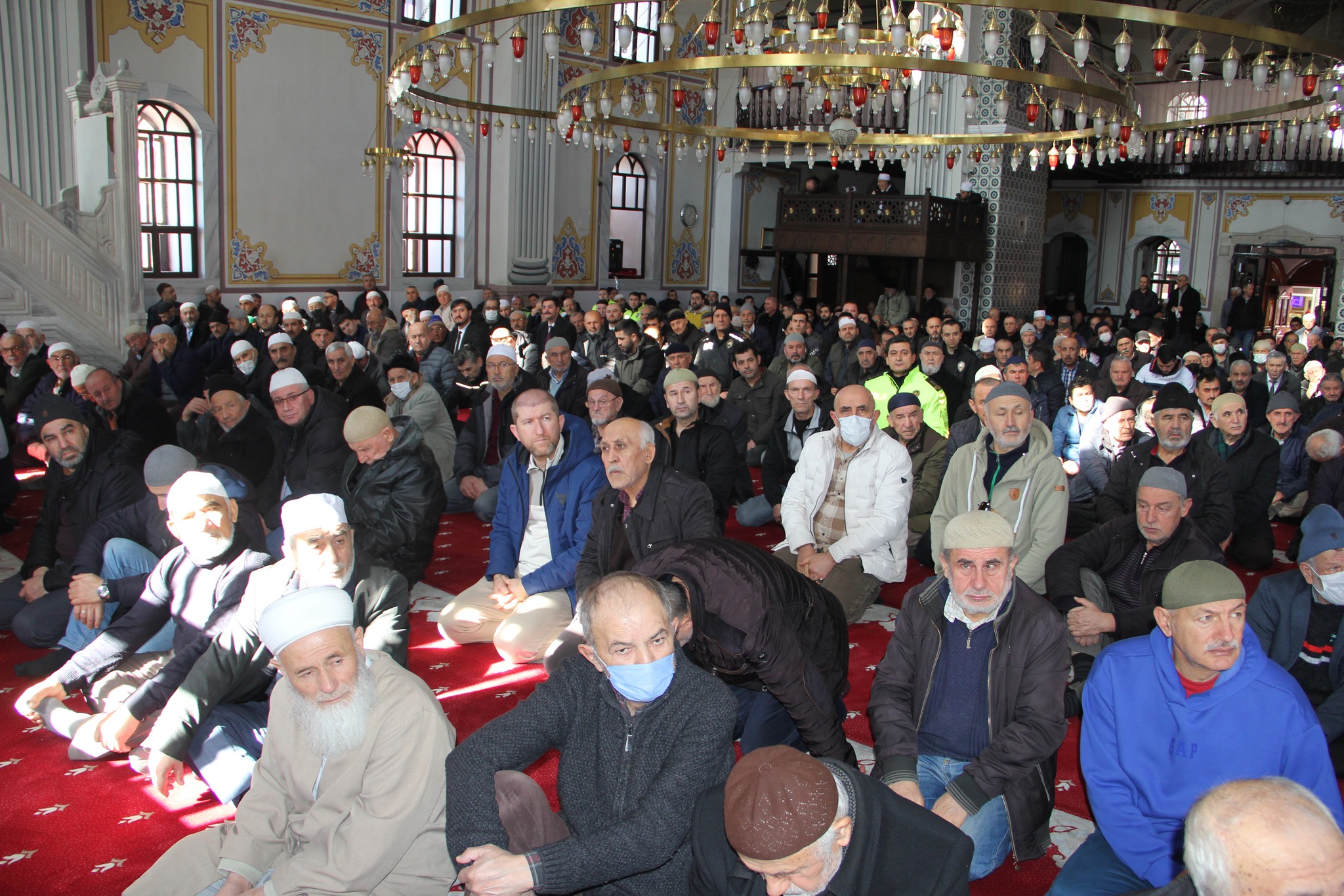 İl Emniyet Müdürü Ercan Dağdeviren, Depremde Hayatını Kaybedenler İçin Dua Etti (11)