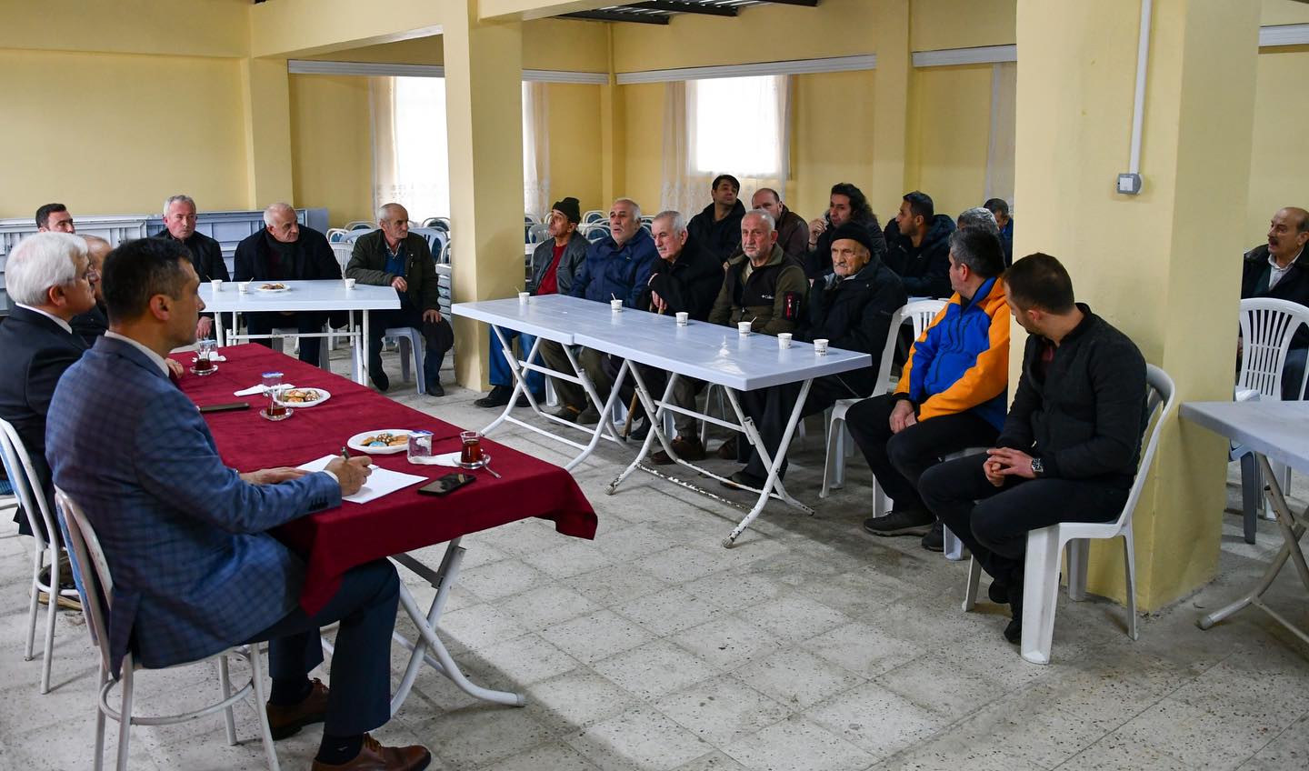 Vali Erkan Kılıç, Karacaağaç Mahallesi'nde Mahalle Buluşması Gerçekleştirdi (1)