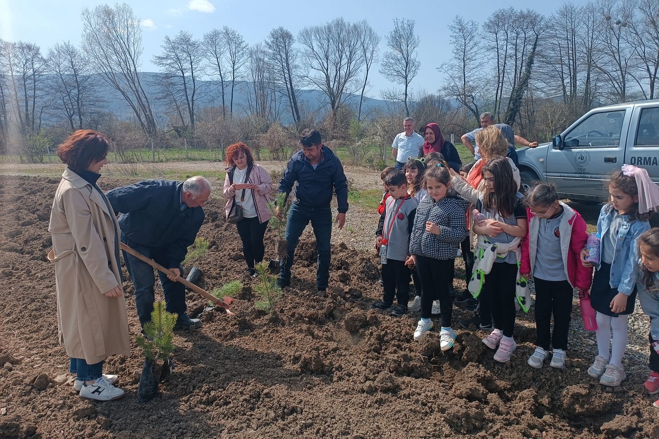 Bolu Sakarya İlkokulu 2B Sınıfından Fidanlık Ziyareti Ve Tohum Ekimi