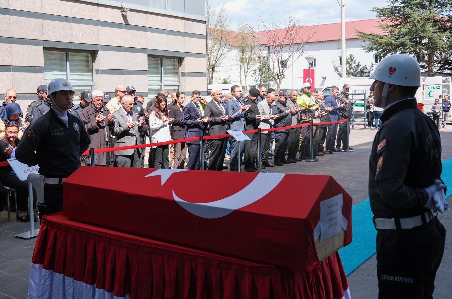 Vali Erkan Kılıç, Polis Memuru İsmail Elmas İçin Törene Katıldı3