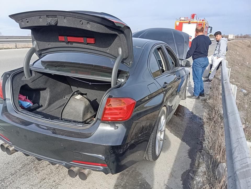 Yeniçağa Ankara Otoyolunda Araç Yangını Paniğe Neden Oldu (4)