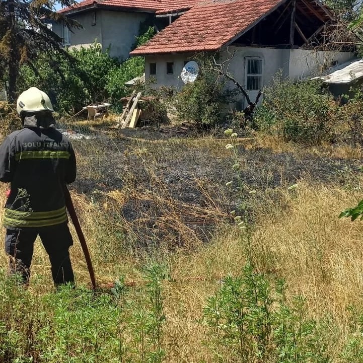 Boluda Ot Yangını (3)