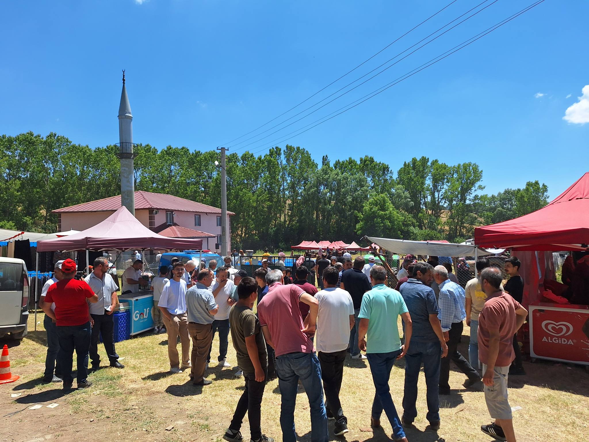 Bulanık Ve Mangırlar Köyü Bayramına Binlerce Kişi Katıldı (1)