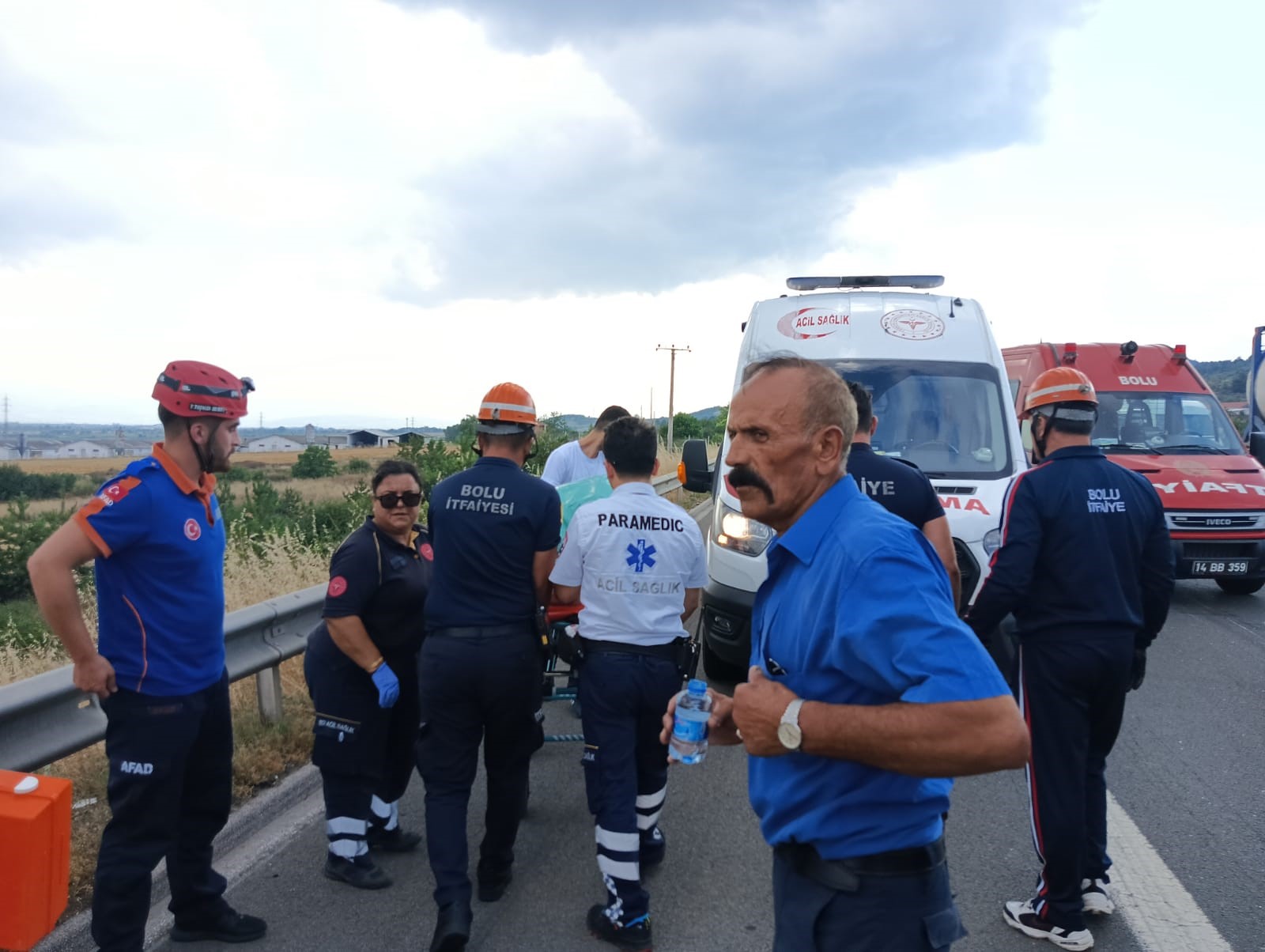 Kontrolden Çıkan Kamyonet Otoyolda Devrildi (4)