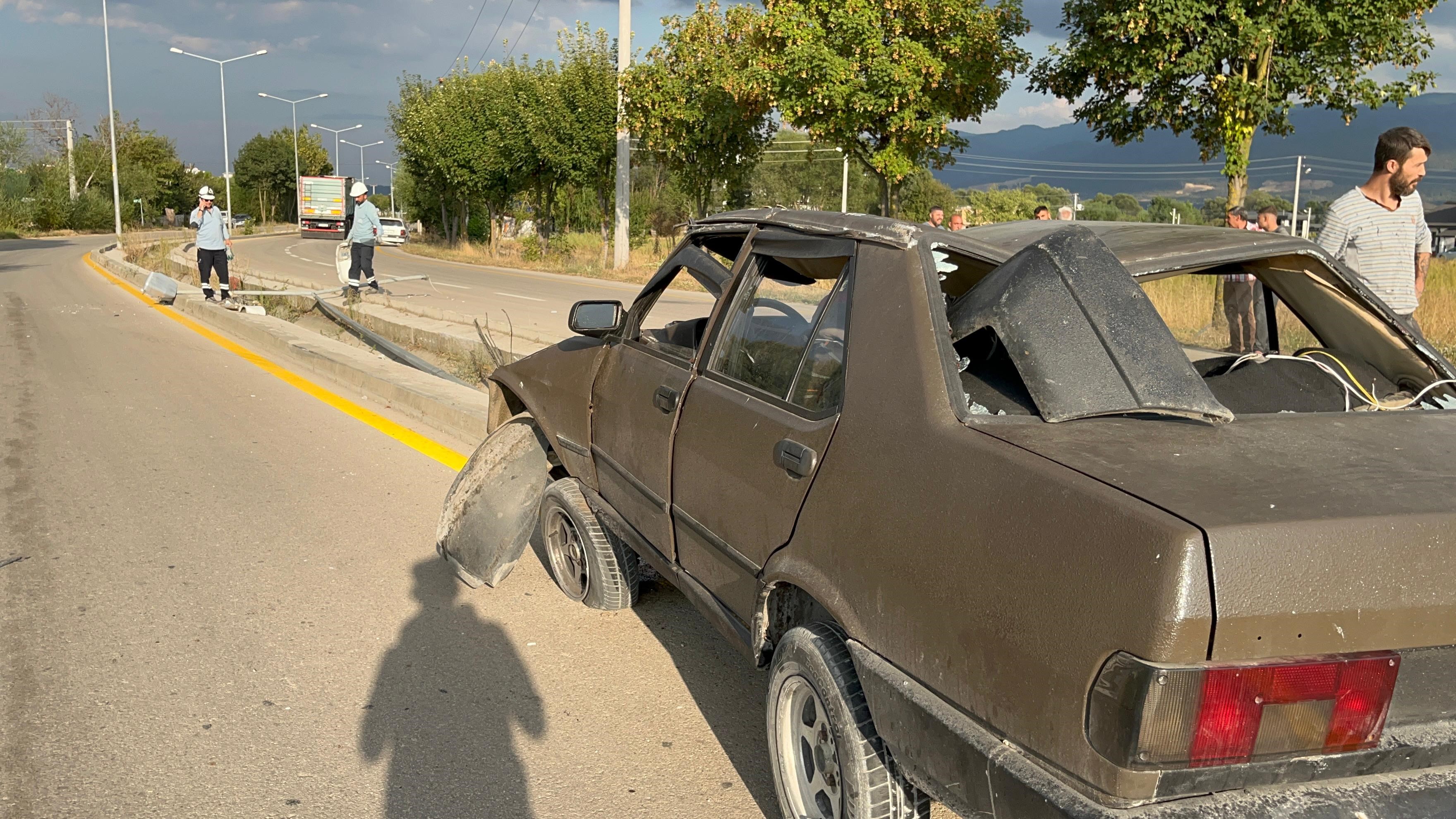 15 Yaşındaki Çocuk Ortalığı Birbirine Kattı Tofaş Hurdaya Döndü (1)