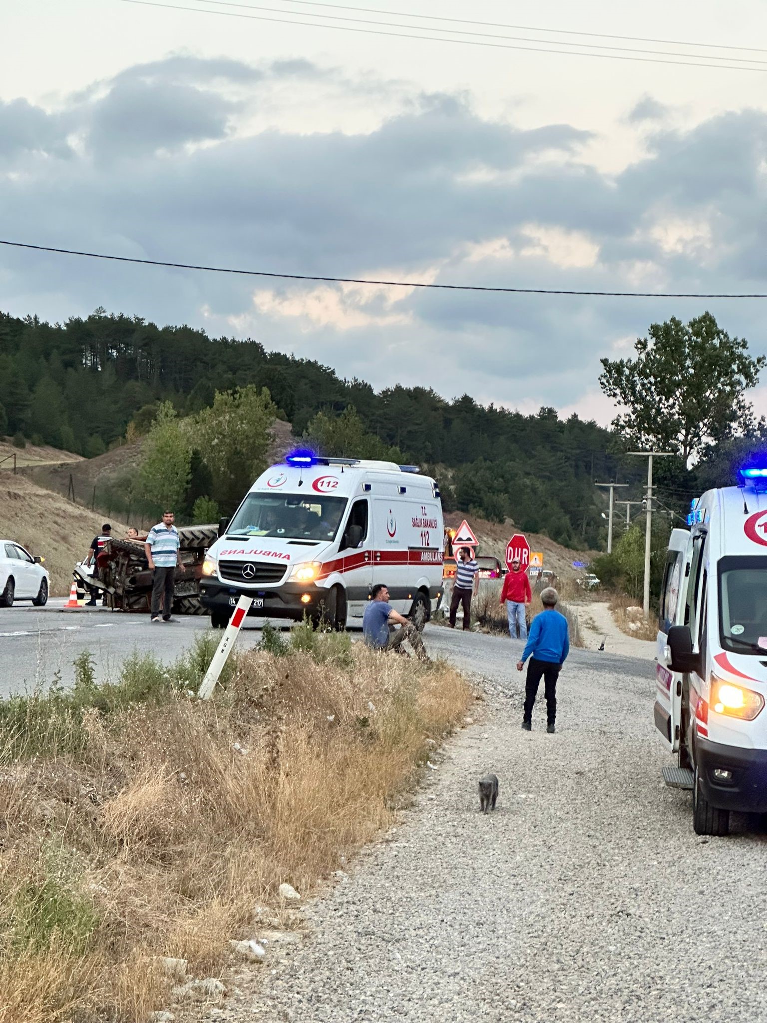 Bolu’da Feci Kaza Minibüsle Traktör Çarpıştı, 15 Kişi Yaralandı (1)