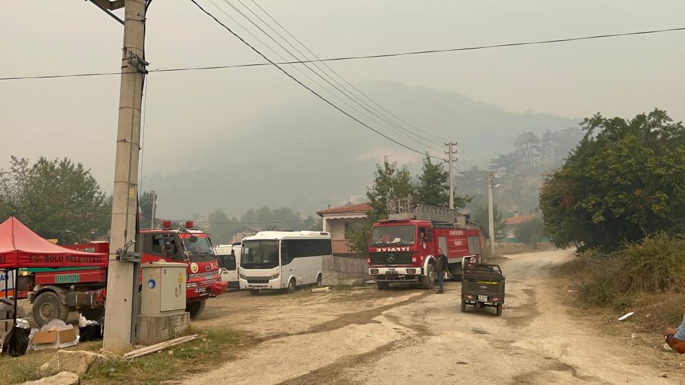 Bolu'daki Orman Yangınında 490 Kişi Tahliye Edildi, Söndürme Çalışmaları Sürüyor2