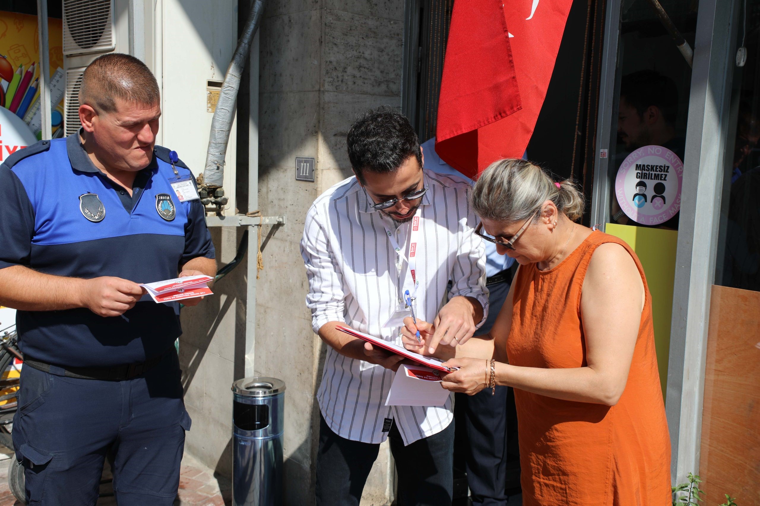 Kapısının Önünde Çöp Olan Işletmeler Cezadan Kaçamayacak (2)