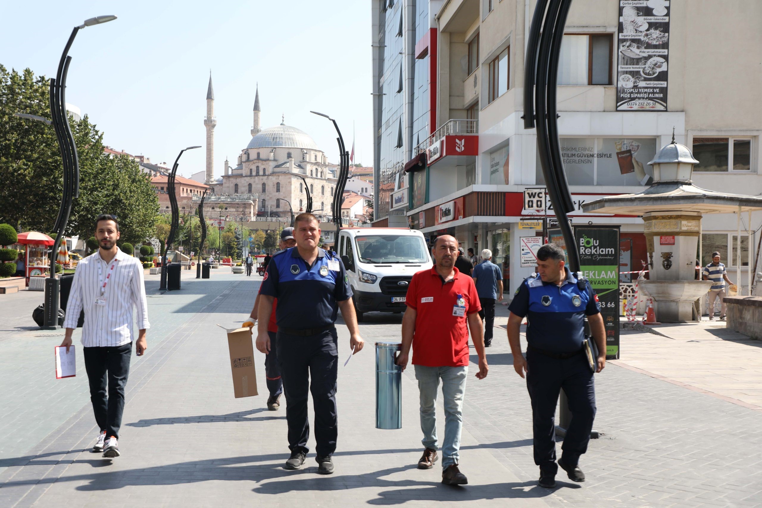 Kapısının Önünde Çöp Olan Işletmeler Cezadan Kaçamayacak (3)