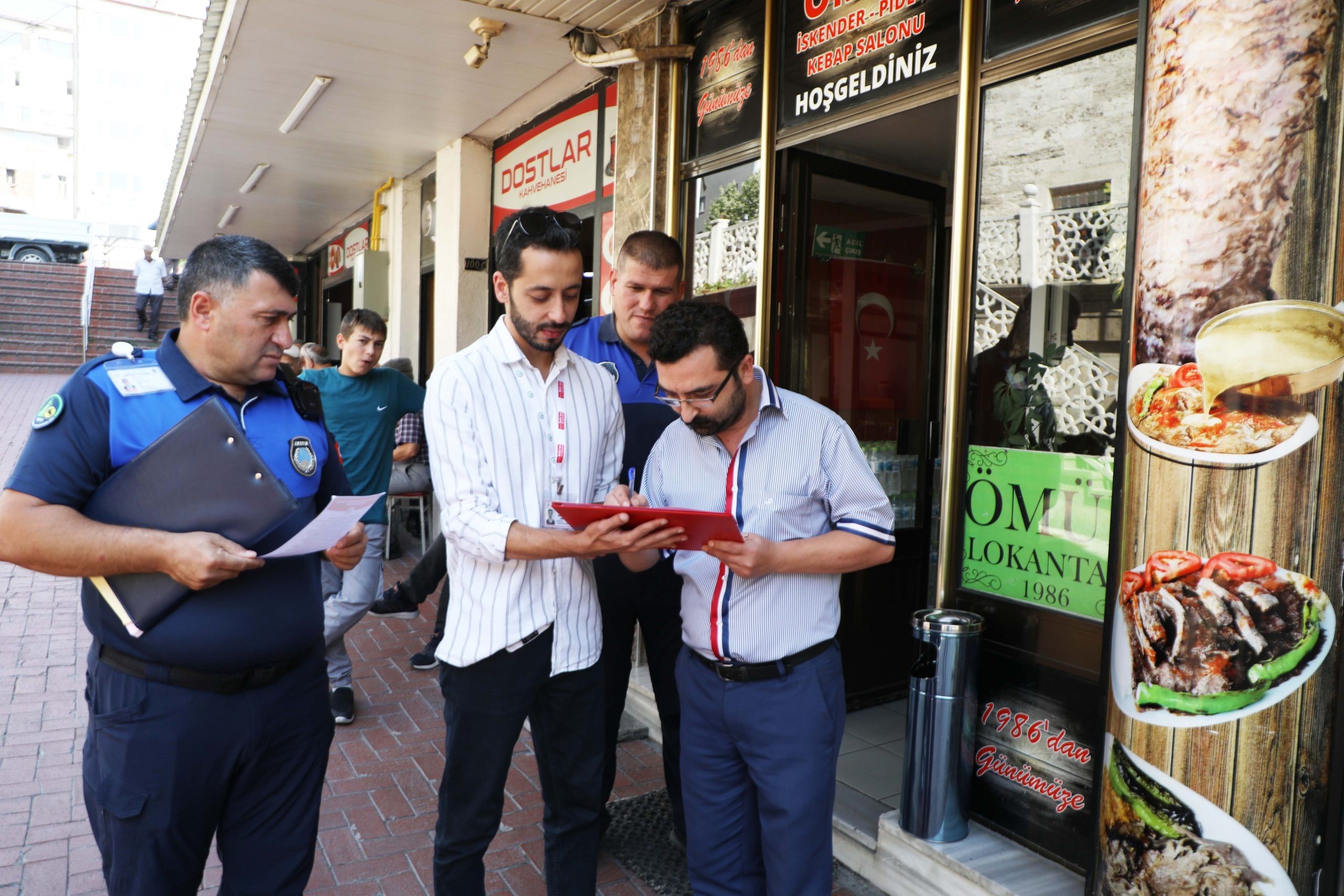 Kapısının Önünde Çöp Olan Işletmeler Cezadan Kaçamayacak (4)