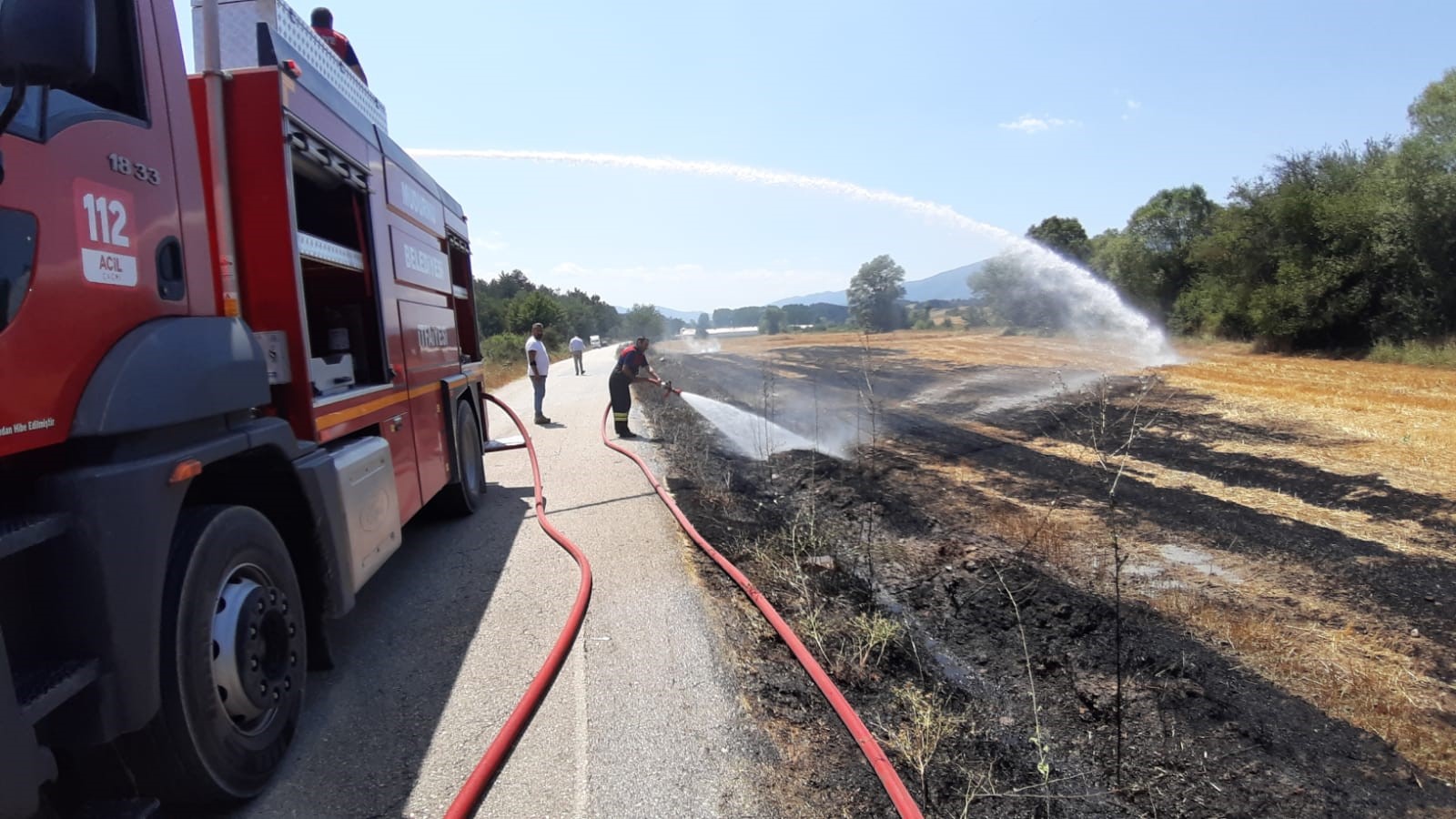 Mudurnu Anız Yangını Doğan Onurlu Yangın Söndürdü (2)