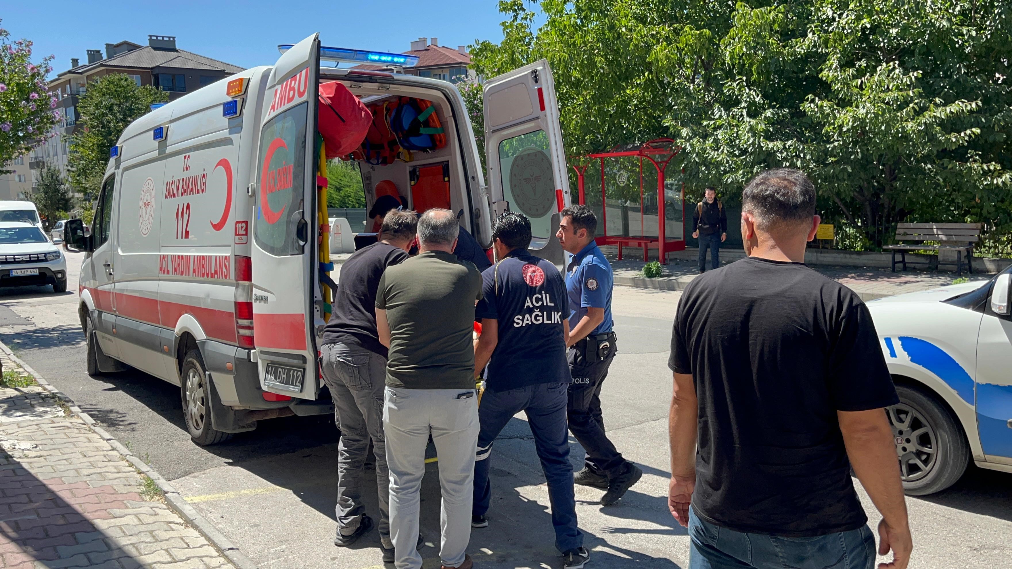 Oğluna Veda Mesajı Atıp, Eşinin Beylik Tabancasıyla Kendini Yaraladı2 (2)